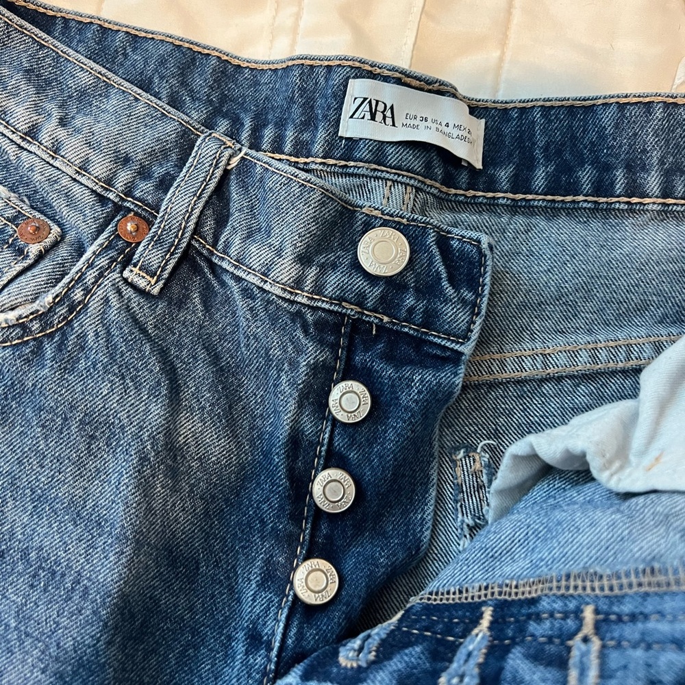 Zara Dark Wash Jeans!